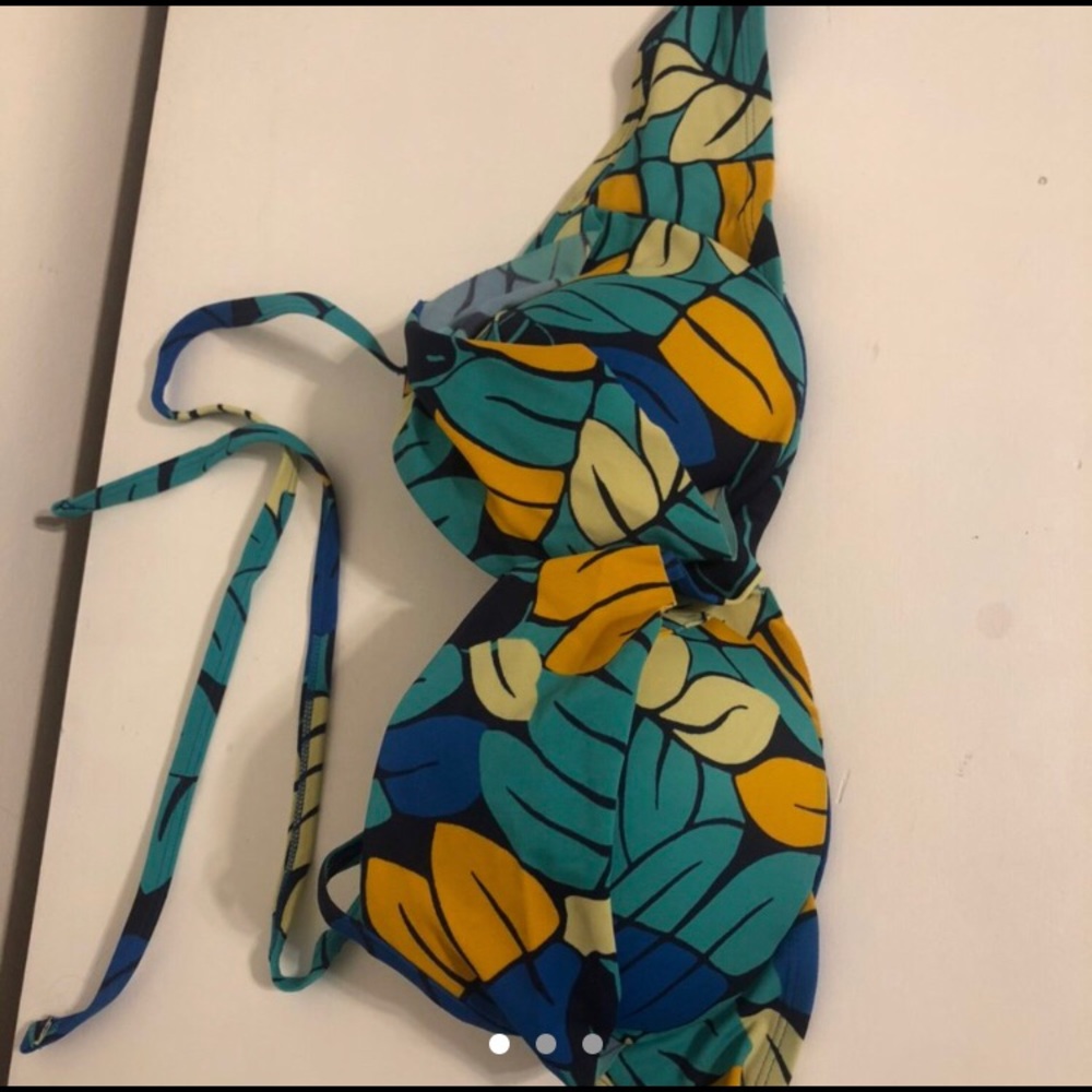 american eagle swim suit size 36C top, M bottom